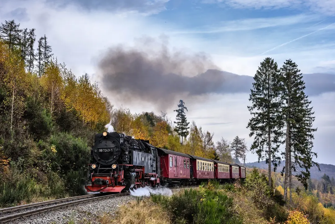 steam-locomotive-2926525_1280 (1)